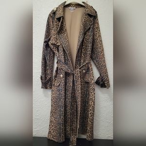 NYGARD ANIMAL PRINT TRENCH WITH GOLD BUTTONS. NEW WITHOUT TAG.